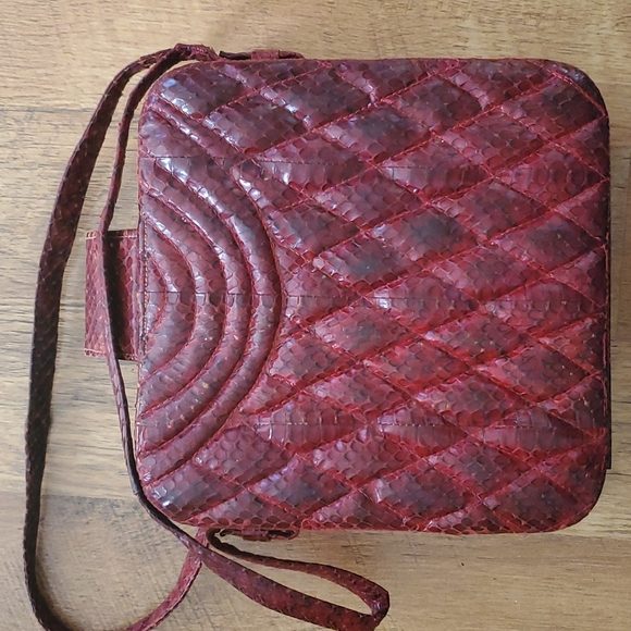 🌟Final🌟 RARE 1940s Bass Python Snakeskin Genuine Reptiles Red Quilted Satchel. - Picture 3 of 16